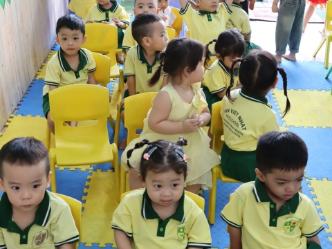 CÁC BÉ KHAI GIẢNG NĂM HỌC 2024 - 2025