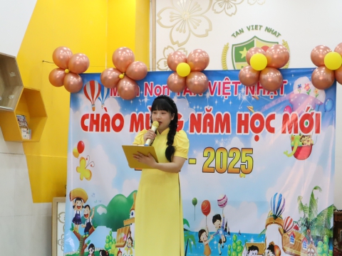 CÁC BÉ KHAI GIẢNG NĂM HỌC 2024 - 2025