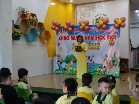 CÁC BÉ KHAI GIẢNG NĂM HỌC 2024 - 2025