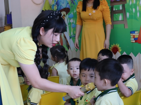CÁC BÉ KHAI GIẢNG NĂM HỌC 2024 - 2025