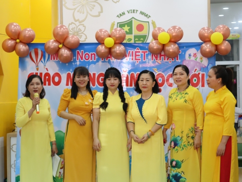CÁC BÉ KHAI GIẢNG NĂM HỌC 2024 - 2025