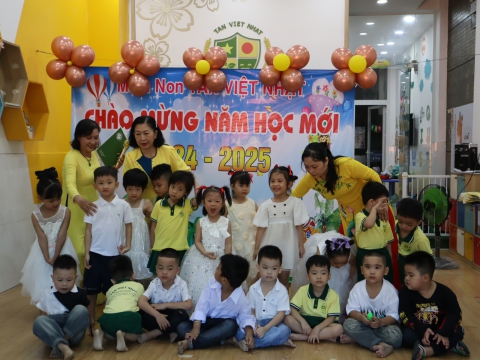 CÁC BÉ KHAI GIẢNG NĂM HỌC 2024 - 2025