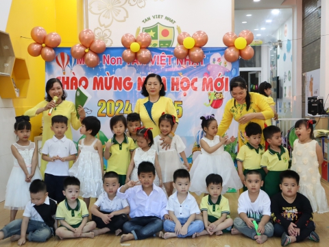 CÁC BÉ KHAI GIẢNG NĂM HỌC 2024 - 2025