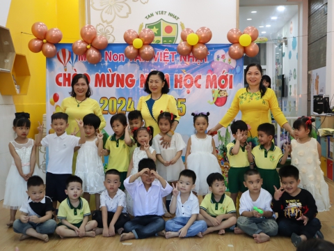 CÁC BÉ KHAI GIẢNG NĂM HỌC 2024 - 2025