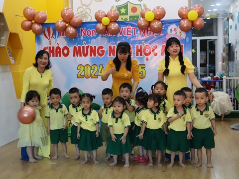 CÁC BÉ KHAI GIẢNG NĂM HỌC 2024 - 2025
