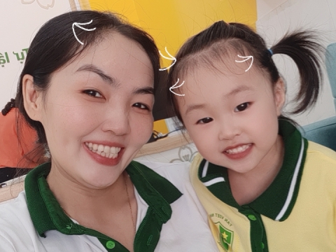Các bé vui chơi