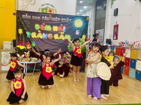 Trung thu MN Tân Việt Nhật 2023