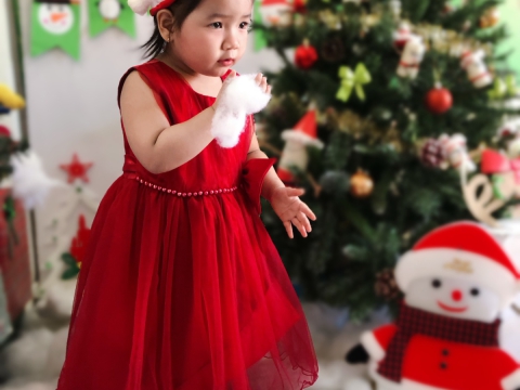 Ngày Noel Rực Rỡ tại Trường Mầm Non Tân Việt Nhật: Ca Hát, Văn Nghệ và Hình Ảnh Đáng Yêu của Các Bé