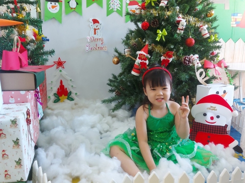 Ngày Noel Rực Rỡ tại Trường Mầm Non Tân Việt Nhật: Ca Hát, Văn Nghệ và Hình Ảnh Đáng Yêu của Các Bé