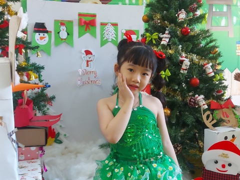 Ngày Noel Rực Rỡ tại Trường Mầm Non Tân Việt Nhật: Ca Hát, Văn Nghệ và Hình Ảnh Đáng Yêu của Các Bé