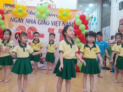 Hình ảnh các hoạt động học tập, vui chơi của cô và trò Mầm Non Tân Việt Nhật