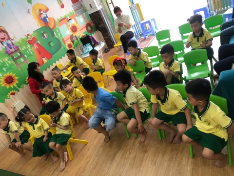 Hình ảnh các hoạt động học tập, vui chơi của cô và trò Mầm Non Tân Việt Nhật