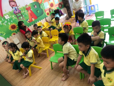 Hình ảnh các hoạt động học tập, vui chơi của cô và trò Mầm Non Tân Việt Nhật