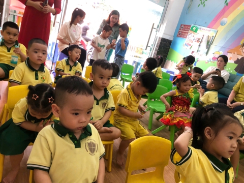 Hình ảnh các hoạt động học tập, vui chơi của cô và trò Mầm Non Tân Việt Nhật