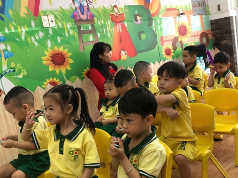 Hình ảnh các hoạt động học tập, vui chơi của cô và trò Mầm Non Tân Việt Nhật