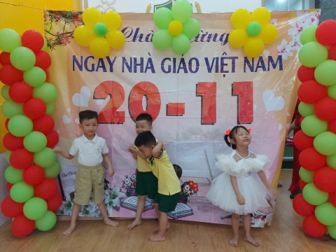 Hình ảnh các hoạt động học tập, vui chơi của cô và trò Mầm Non Tân Việt Nhật