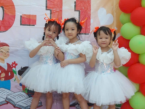 Hình ảnh các hoạt động học tập, vui chơi của cô và trò Mầm Non Tân Việt Nhật