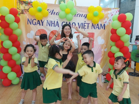 Hình ảnh các hoạt động học tập, vui chơi của cô và trò Mầm Non Tân Việt Nhật