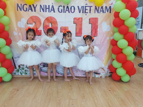 Hình ảnh các hoạt động học tập, vui chơi của cô và trò Mầm Non Tân Việt Nhật